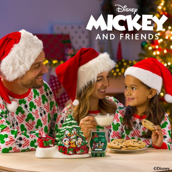 MT FW MIckeyandFriends ChristmasWithDisney SeasonOfMagic R
