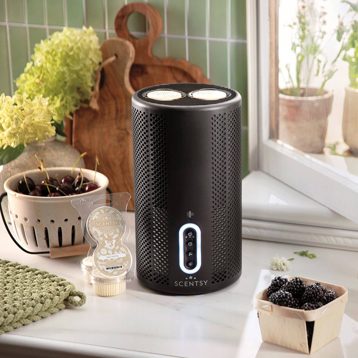 ScentsyAirPurifier Black VeryVanilla