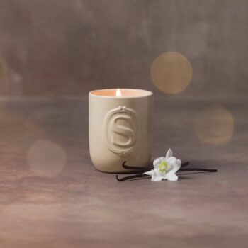 Cozy Vanilla Scentsy Candle Styled