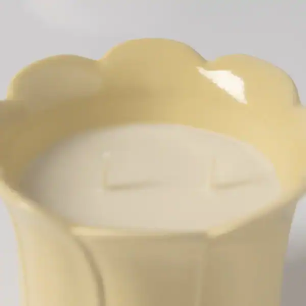 top view honeysuckle willow candle